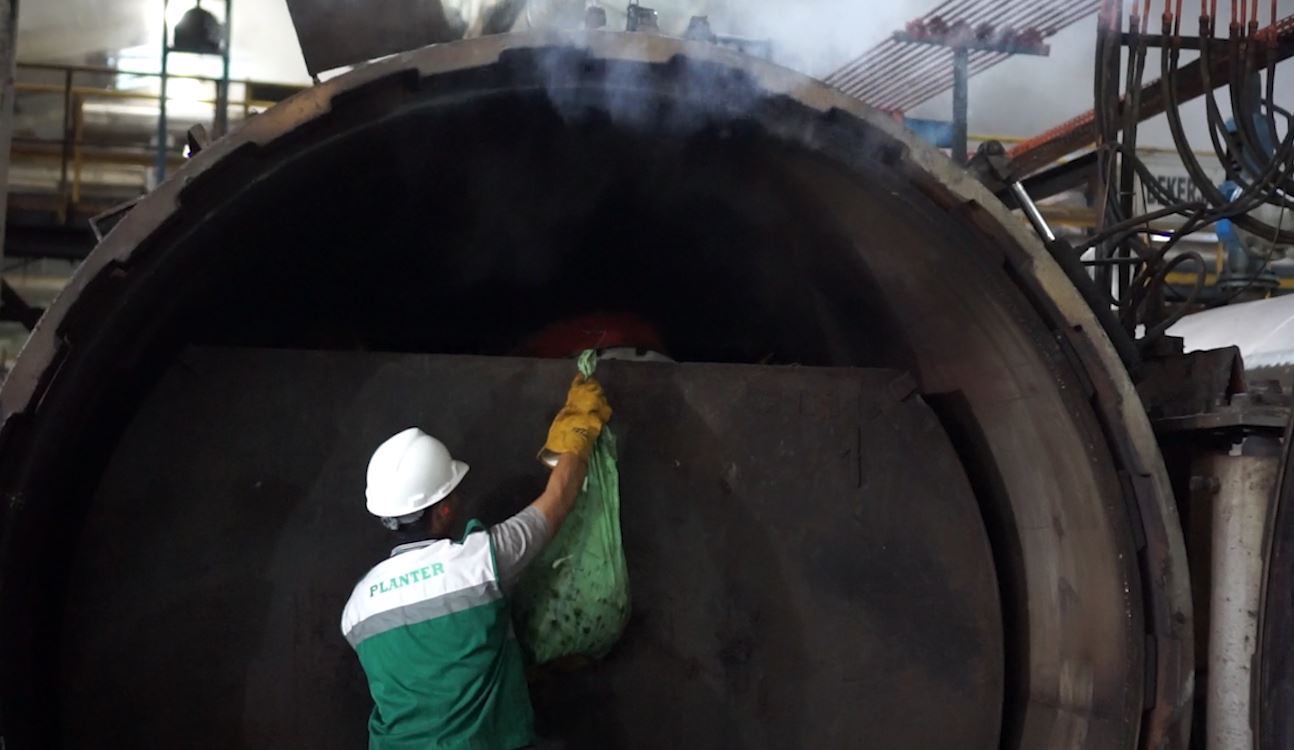 Horizontal sterilizer autoclave vessels and high pressure steam piping bay